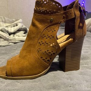 American Eagle High heel small boots.
